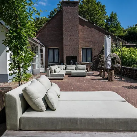 De Musschenberg *